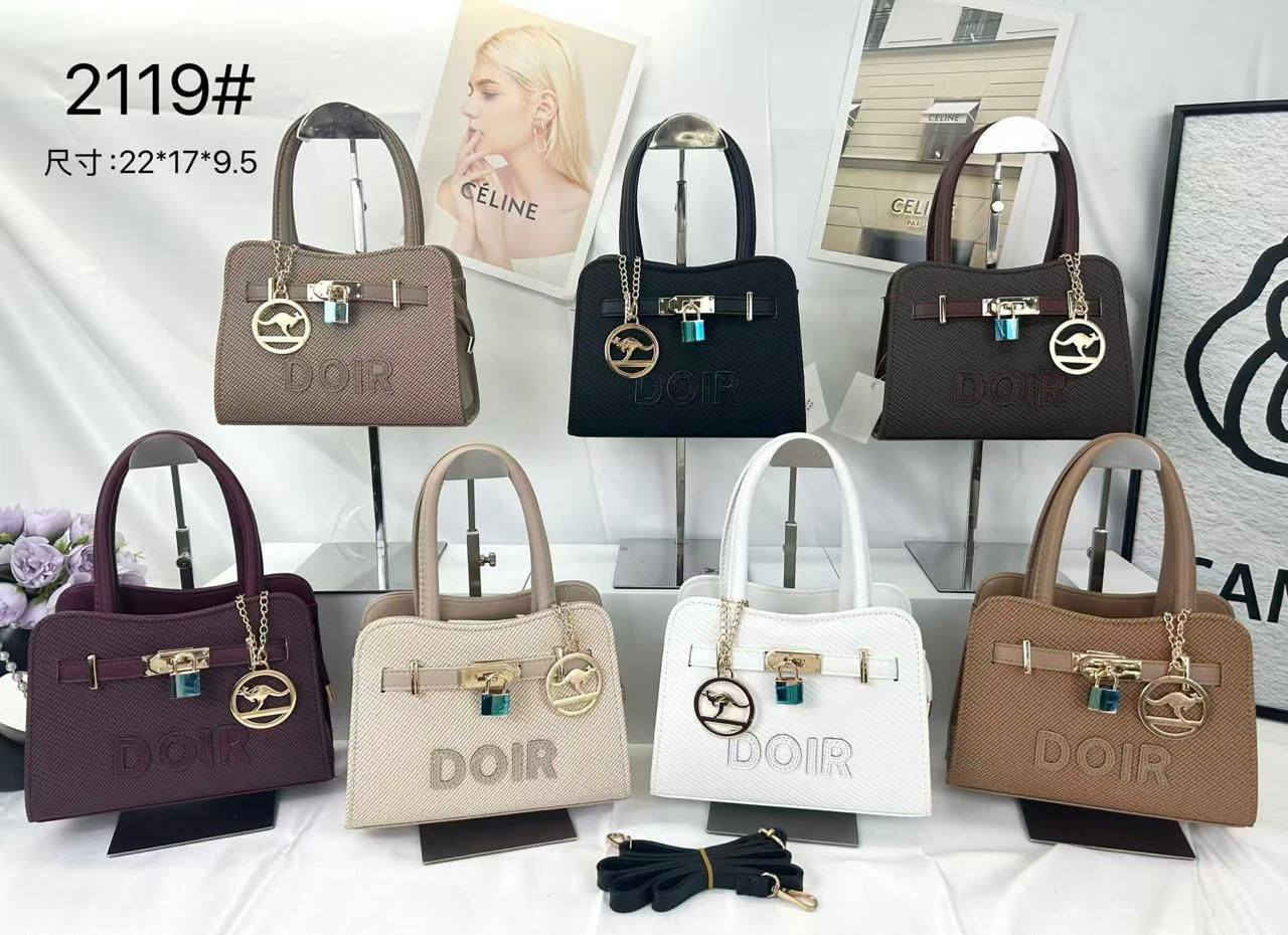 حقيبة نسائية  أنيقة ✨ 

    تصميم عصري  مع لمسة فخامة

         تتوفر بألوان تناسب جميع الأذواق


**إذا كنت صاحب هذا الإعلان وتريد حذفه لأي سبب، رجاءا أرسل رسالة إلى الدعم الفني**