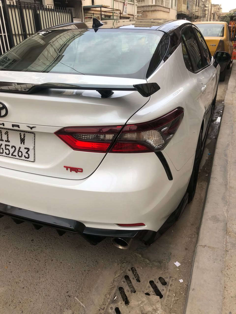 السلام عليكم تويوتا كامري TRD 2023 ماشيه 20 الف كيلو حقيقي السياره جديده الله شاهد حادث حانبي بسيط باب السائق وباب خلف السائق السعر 235 وبيها مجال للشراي مرقمه بغداد بأسمي ***********
