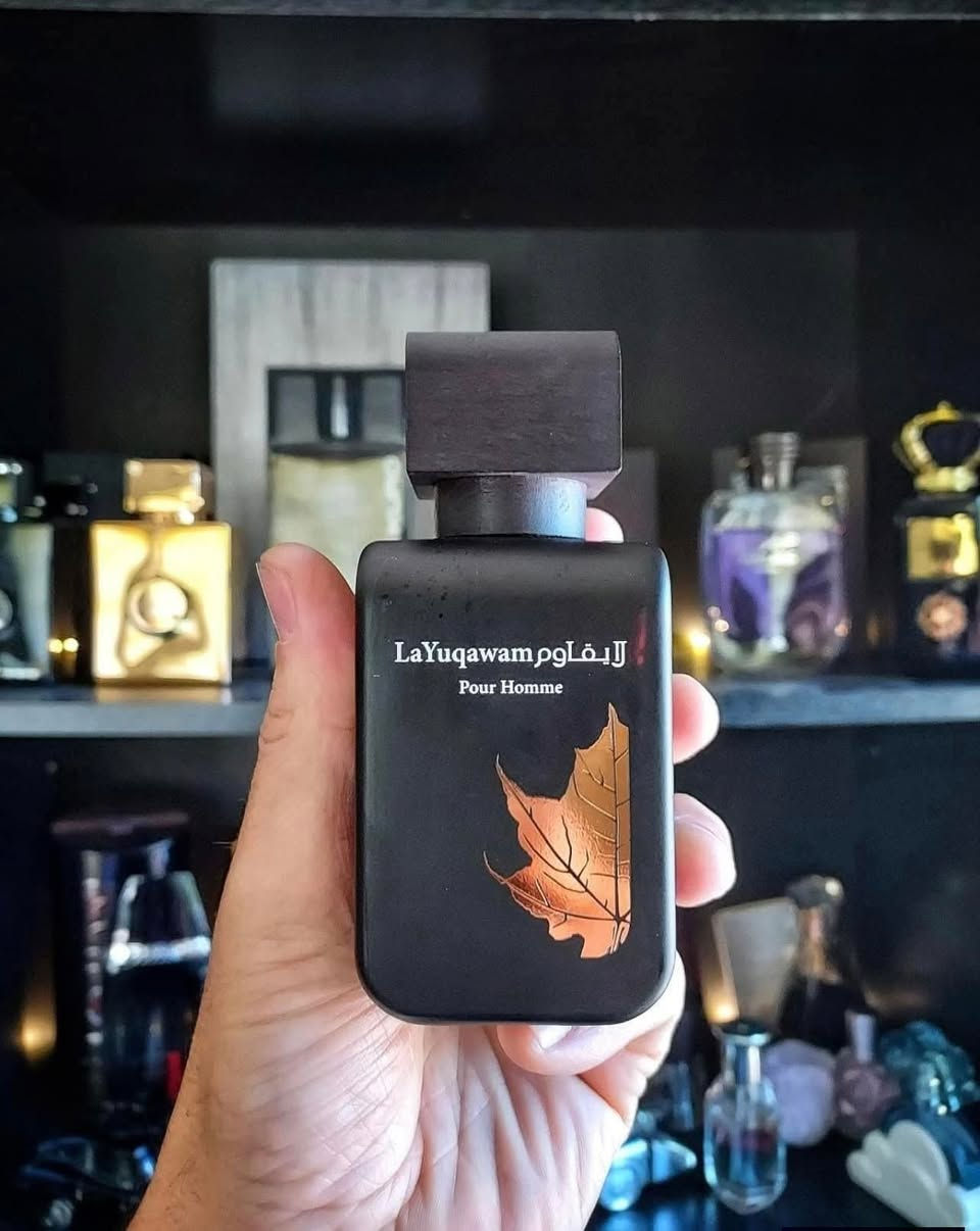 عطر لا يقاوم بيور هوم للرجال او دي بارفيوم من الرصاصي 75 مل
Rasasi La Yuqawam Pour Homme EDP 75ML For Men

عطر شرقي للرجال 
. La Yuqawam Homme صدر عام 2012. 

إفتتاحية العطر توت العليق, الزعفران و الزعتر; 

قلب العطر اللبان, الياسمين و الشيح; 

قاعدة العطر تتكون من الجلود, جلد الغزال (الجلد المدبوغ), الأخشاب و العنبر.

 إن رائحة الجلد هي توقيع سلسلة لا يقاوم الرجالية. يبدأ عطر لا يقاوم للرجال برائحة جلدية ترابية وحارة ومريرة. يضفي الزعفران الهندي نكهة راقية ناعمة وحميمة على الافتتاحية الجلدية، مما يضبط الإيقاع لتجربة حسية. ينتفخ العطر بالإثارة حيث يتعرج إلى الروائح الأساسية الحيوانية المعقدة من الجلد الإيطالي والعود الهندي المحلى برائحة ترابية دافئة ومسكرة من العنبر. العطر عبارة عن زينة راقية للرجل المرغوب فيه، القوي، الأنيق والراقي.

 #لانكوم #أيدول #تخفيضات #نسائي #لايك #عرض #بصره #رجال #فواحة #بغداد #عروض #عطور #مغري #ضمان #شباب #العراق #شاهد #عطر #فيسبوك #رجالي #اورجنال #بنات #اصلي #فرنسا #ترند #خصم #اربيل #انثوي #جميل #السليمانية


**إذا كنت صاحب هذا الإعلان وتريد حذفه لأي سبب، رجاءا أرسل رسالة إلى الدعم الفني**