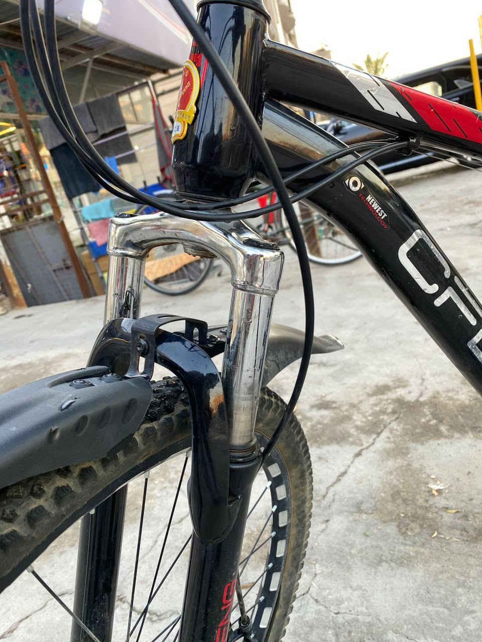 بايسكل جبلي للبيع 🚲🔥
دبلات شغاله ⛓️
بريكات هيدروليك 🛠️
يحتوي على 10 كير 
7 خلفي 
3 امامي 
كلشي بلادي نظيف ولا شخطه بي
نوع البايسكل صيني اصلي وليس صيني تجاري ومن ارقى البايسكلات الصينيه
((البايسكل مستعمل شهر واحد فقط ))
السعر 💸// 185.000
للتواصل/ ***********
ملاحظه🟤// يرجى المراسله واتساب فقط الرقم لا يستقبل مكالمات

