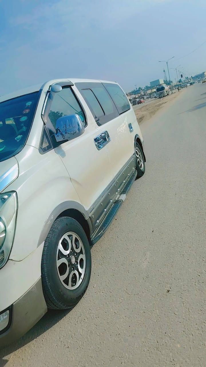 سلام عليكم
ستاركس موديل 2012مفتوحه ومحوره مسكر اوتوماتيك سياره كفاله عامه حداديه جديده تبريد ثلج تدفه السياره نضيفه بمعنه الكلمه رقم انكليزي بقي عله الستلم الرقم السعر 170. وبيه مجال 
***********
