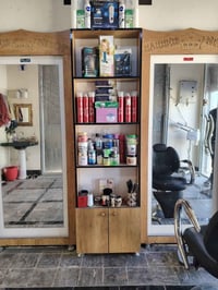 صالون حلاقه للبيع فقط الادوات تريد اجار محل هوا والغراض ماكو مشكله ملا...