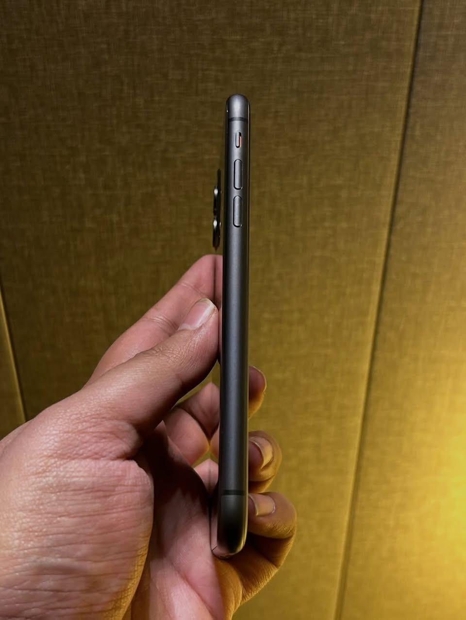 ايفون ١١ ذاكرة ١٢٨ بطارية ٧٣ وتر مامفتوح السعر ٢٥٠ للحجز على الواتساب فقط ***********
