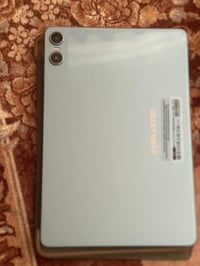 آيباد • جديد • مع الملحقات