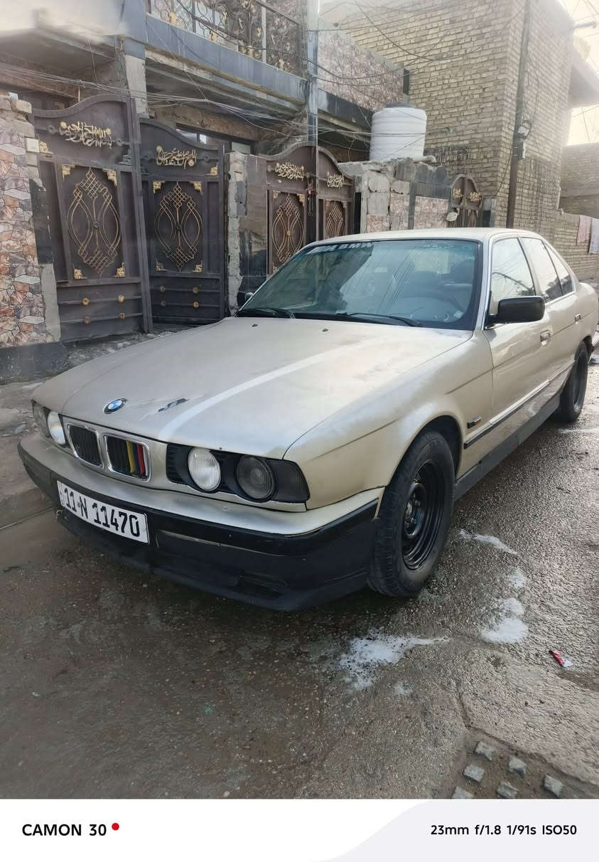 السلام عليكم BMW 525 للبيع مكينه مسكر عدل كير عادي سياره خير من الله مابيه نقص عوزها صبغ بس سعر 42 وبيها مجال مكاني بغداد كراده داخل ***********
