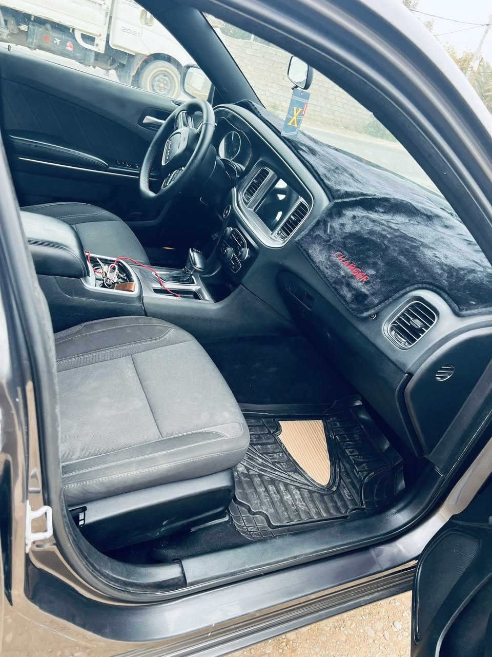 سلام عليكم جارجرموديل19 ضررها قطعه بس جامرلغ امامي يسره رقم دولي بسمي عنوان ديالى مراوس حسب القناعه *********** السعر 220
