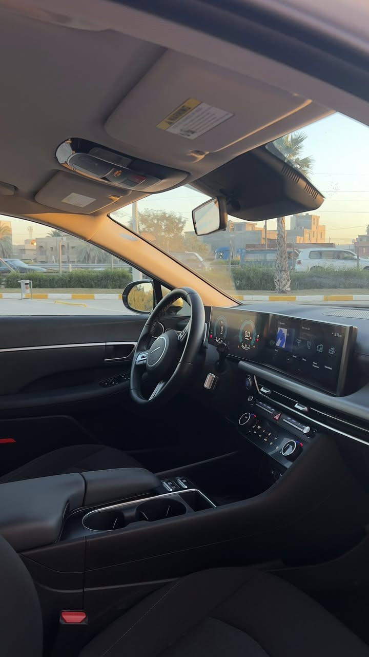 السلام عليكم
هونداي سوناتا هايبرد للبيع

موديل السياره 2024

وارد امريكي اللون سلفر 

مواصفات Sel

مكينه 2000 دوش 

السياره ماشيه 25 الف ميل 

سياره حادثها جاملغ مصبوغ بدون دواخل وبارد ب الباب 

ايرباك فقط الدوسه

رقم بغداد باسمي 

سعر : 210 

مكان السياره بغداد الغزالية

اي استفسار :  ***********
