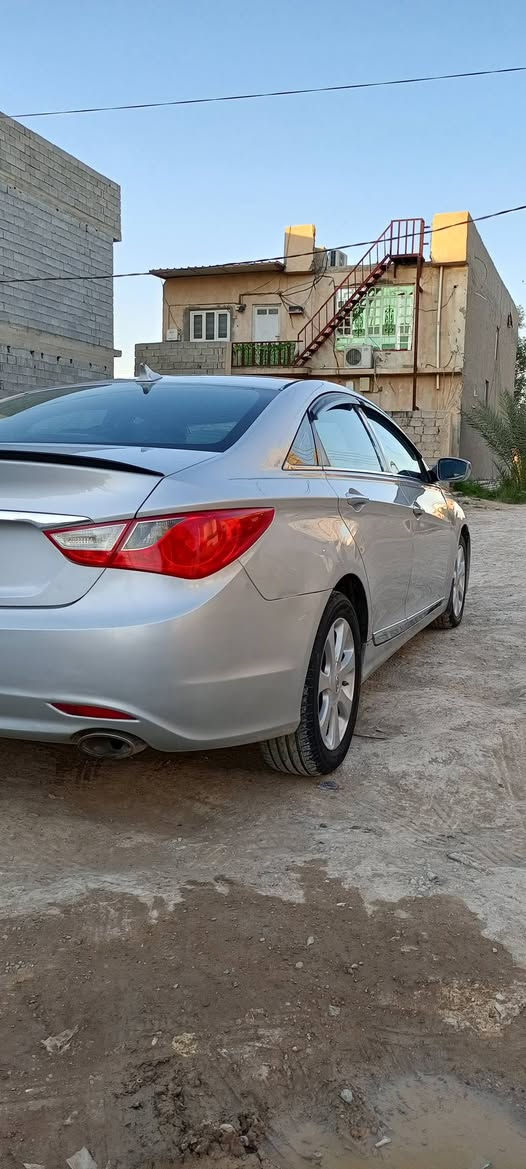 سوناتا 2011 وارد امريكي ضرر بنيد وخشم لجامرلغ الامامي بدون اي داخل 
رقم ديال  
كشنات جلد تحكم استيرن كشن كهرباء  نضام شفتات تخم نيكل ابلادي  نضام يكو  صدر جديد تخم تاير جديد لسياره ما بيه اي نقص 
السعر107وبيه مجال عنواني بعقوبه 
***********
