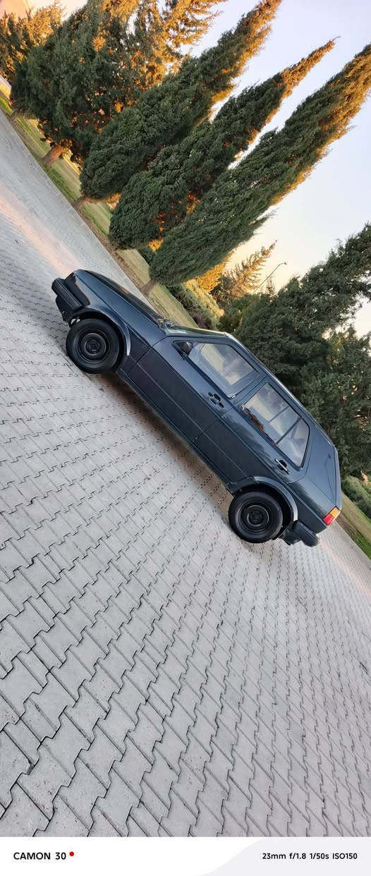 🌹ماشەاللەنموونەلەجوانیولەپاکی🌹
گۆڵف واگن🚗مۆدێل 1992
ڕەقەم کەرکووک ئەڵمانی سەنەوی پلاستیک بەشەرتی ئەوەلیات و حاسیبەو مووس و بڕاوە 
قفڵ مەرکەزی گەرمی ئیش ئەکات 
کارەبایی هەموی مەزپووت ئیشئەکات 
چوار تایەو ویلی لۆکی لەژێرە 
چوار بەرگە دەرگای لۆکی لەسەرە
بێشو دووای کەپسە دەعم و لێدراوی نییە ڕزیوی و خایسی نییە 
پێشو دووای تازە داگیراوە 
تەقە و ڕەقەی هیچ تیا نییە 
شوین سلێمانی 🌹نرخ 19گەلا💰
ژمارەتەلەفون 📠*********** السليمانية, العراق
