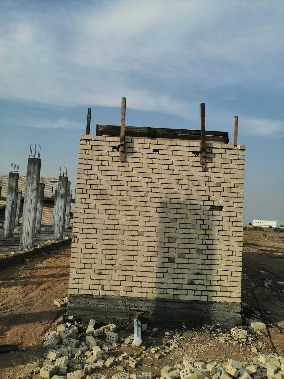 السلام عليكم
احنه كادر بناء شغل درجه اولى إشراف مهندس متفرغين حاليا وهذا رقمي ***********
الرقم الثاني ***********
