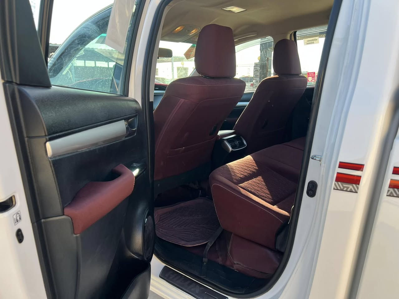 سلام عليكم 
بكم هايلوكس للبيع
ماشيه 60 الف 
موديل 2024
كير ومحرك شرط 
تواير وصدر جدد
السعر 288  وبيها مجال للطيبين 
الرقم ***********
