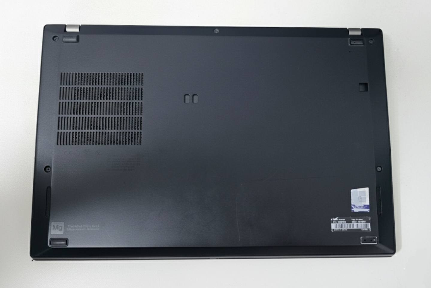 Lenovo T14s
معالجة ryzen 5 pro 4650u يعادل معالج i7-10510U.
رام 8gb و nvme 256gb gen 3
الكارت الداخلي 512mb قابل للزيادة الى 4gb من داخل ال BIOS بسهولة.
الشاشة full hd 1080p حجمها 14"
 حالة البطارية ممتازة تدوم من 8 الى 4 ساعات حسب الاستعمال.
تصميم الكيبورد اوروبي / ISO
حالة اللابتوب ممتازة وبه فقط ثلاث عيوب شكلية 
خفيفة مثلما موضح بالصور، وغير ذلك مابيه اي مشكلة
مناسب للبرمجة والدراسة ولاستعمال أنظمة لينكس
سعره بالاسواق بحدود 350 الى 400. اني ابيعه ب 300 والتوصيل عليه.
ملاحظة بخصوص التوصيل: اكدر فقط التقي داخل زيونة، الغدير، الكراده وقرب الجامعة التكنولوجية و بسمايه.


**إذا كنت صاحب هذا الإعلان وتريد حذفه لأي سبب، رجاءا أرسل رسالة إلى الدعم الفني**