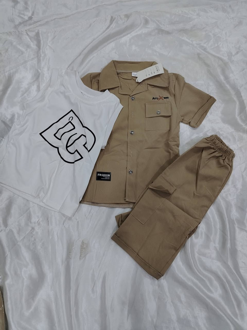 طقم عيد ولادي ٣ قطع
خامة ممتازة شرط الفحص
قياس من سنة إلى ١٠ سنوات
السعر ١٣ الف والقطعتين ٢٥ الف


**إذا كنت صاحب هذا الإعلان وتريد حذفه لأي سبب، رجاءا أرسل رسالة إلى الدعم الفني**