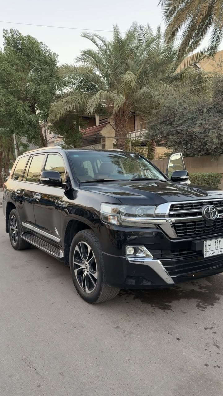 السلام عليكم الاند كروز
موديل 2021 بحريني
ماشية 113 الف 
سيارة مكفولة بيها فقط بارد بس جوة نيكل ب باب الصدر 
السعر 53.500 وبي مجال
للستفسار :***********
