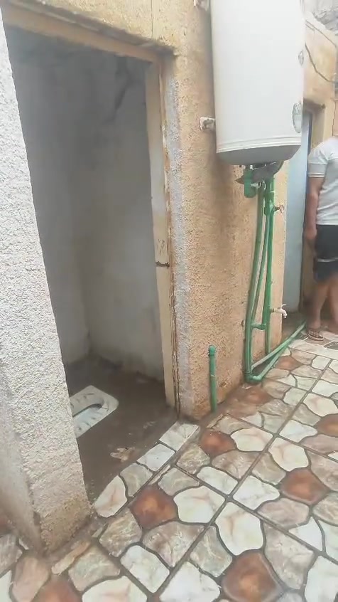 بيت للايجار بلبيضاء غرفه نوم ومطبخ واستقبال وصحيات ومحل وحديقه للاستفسار ع رقم ***********
