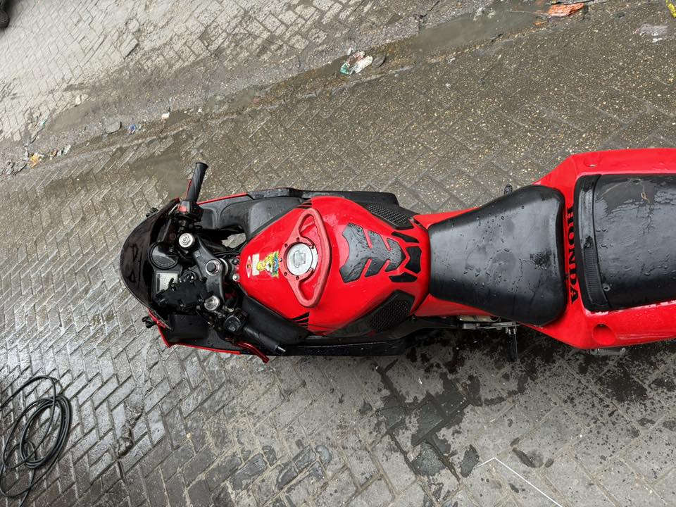 السلام عليكم افوراي 600 مكينه وكير بلاد مملعوب بيها ولا مفتوحه دراجه بلاد لا تبخير ولا تنقيص ولا صوت دهن جديد فلتر جديد تشغل وتطلع نقصها دبل الخلفي نص عمر والمري مالتها موجوده بس مشادها السعر 22 الي متعجبه يعبر المنشور بكلمه طيبه والي ميعجه سعرها الله يرزقه الاحسن منها الشراي يتصل ***********
