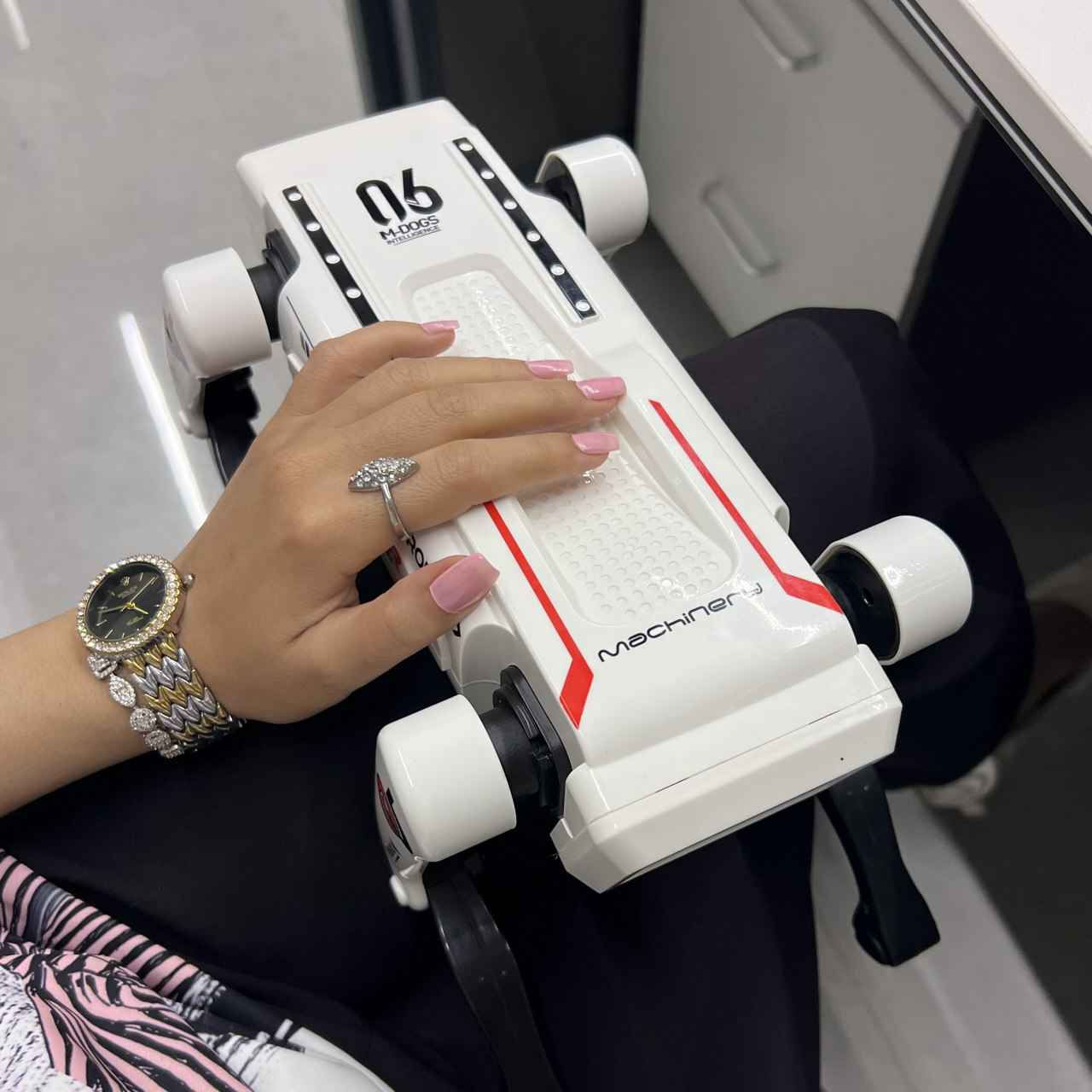 توصيل مجاني لجميع المحافضات 🔥

🤖 روبوت الكلب الذكي AI
مرح تفاعلي بلا حدود!

تحكم عن بُعد 2.4GHz مع أوامر صوتية لتنفيذ الحركات بكل سهولة 🎮🗣️
يمشي، يلتف، يجلس، يرقص ويقدّم حركات استعراضية ممتعة 🕺
موسيقى وإضاءة تضيف جو من الحماس ✨🎶
بطارية قابلة لإعادة الشحن للعب أطول 🔋

🎁 خيار مثالي للأطفال 8+
لعبة ذكية تجمع المرح والتفاعل Singapore


**إذا كنت صاحب هذا الإعلان وتريد حذفه لأي سبب، رجاءا أرسل رسالة إلى الدعم الفني**