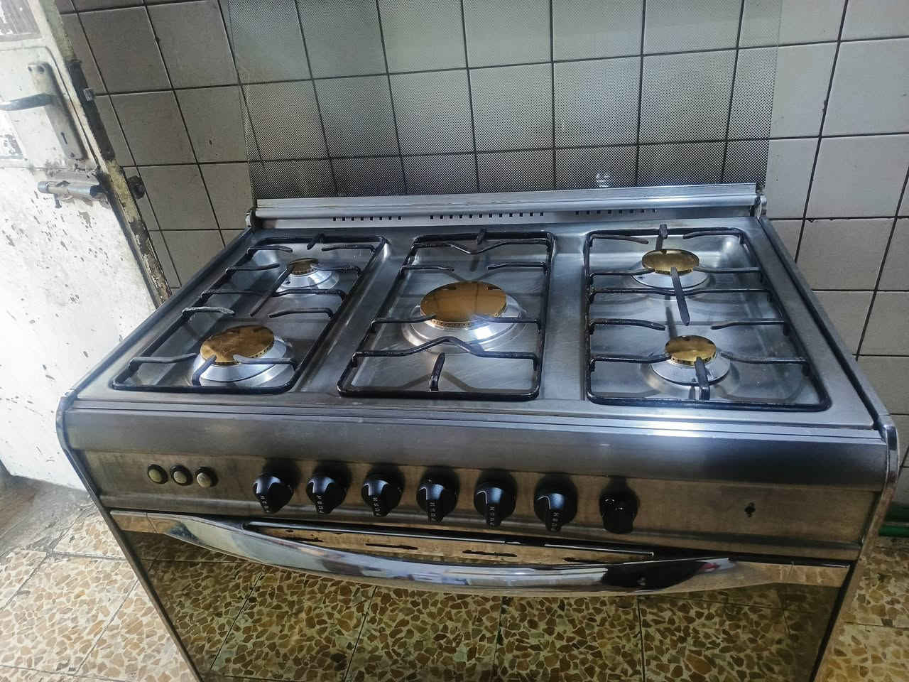 ورشه الكريازي المصري  صيانه طباخات انواع 

*********** واتساب وتصال
