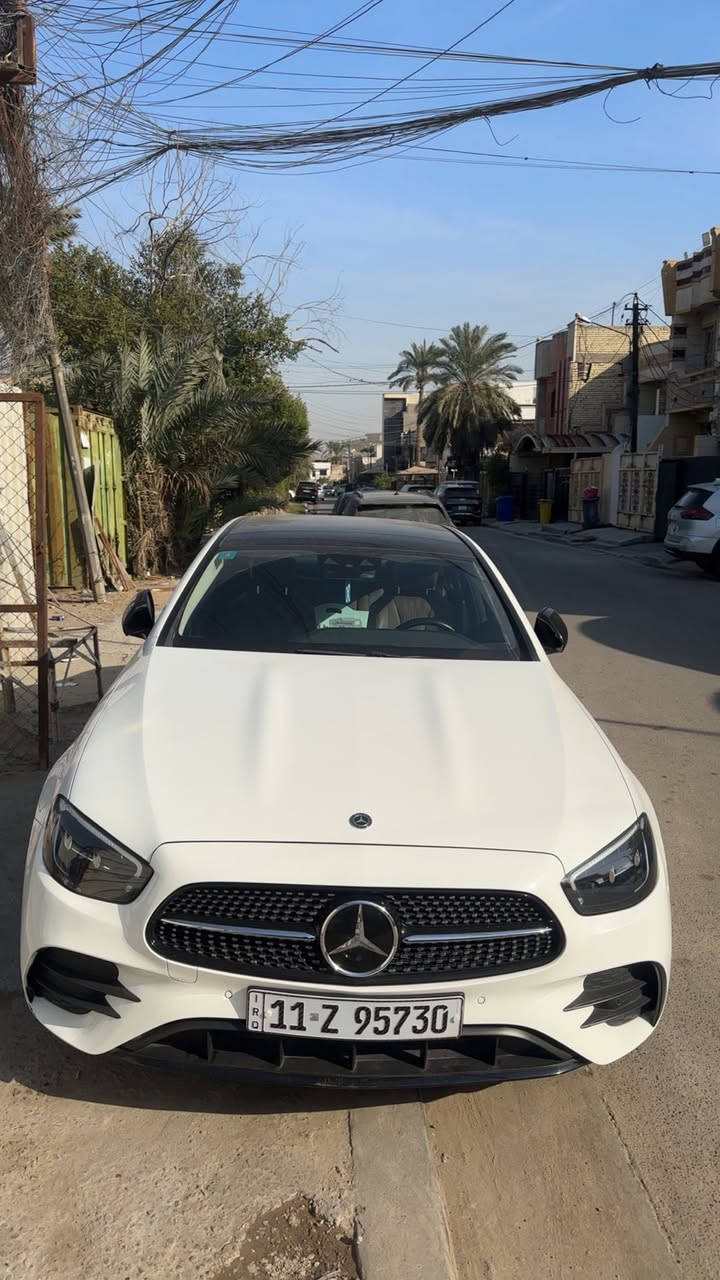 السلام عليكم مارسيدسe300 ٢٠٢٣ كت اي ام جي اصل الكترك ماشيه ٣٢ الف بيهه صبغ جاملغ وصندوق خلفي السياره فول وجديده جدا *********** مكان السياره حي الخضراء
