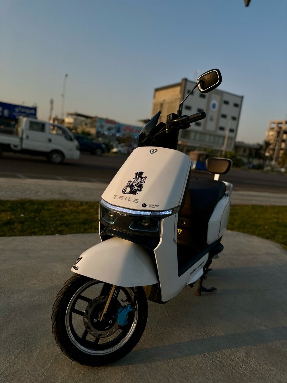 دراجة شحن تيسلا  للبيع في البصرة
دراجة كهربائية للبيع 
اللون أبيض 
سويج عدد 2 
بصمه تشغيل عن بعد عدد 2  
كاملة مكملة 
الملف 2000 w حقيقي
السرعه القصوى 60 حقيقي
3 نمر 
72 فولت
6 بطاريات 
ضد الماء 
نضام مثبت السرعة
نضام ال p
نضام حساسات جانبية وخلفية 
مانع للسرقة 
نضام NFC يرتبط بالموبايل
كهربائيات كلهة شغالة 
صندوق كبير داخلي
هورن عالي 
أشاير يمنى يسرى 
گلوبات أمامي وخلفي عالي ناصي 
مرايات وشاحنة 
دراجة مكفولة من الشخطة مابيهه نضيفة جداً 


السعر 800 الف وبيهة مجال للطيبين 

العنوان : البصرة الأمن الداخلي

الرقم : ***********