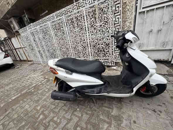 السلام عليكم دراجة سكنس نثيه ياباني🎌 دراجة جديده بمعنه الكلمة تاخذها من باب البيت وجيب وياك الف فيتر نضيفة بل عافيه عل ياخذها *********** مكاني الغدير
