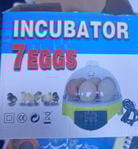 فقاسة بيض • ٧ بيضات • تدوير يدوي