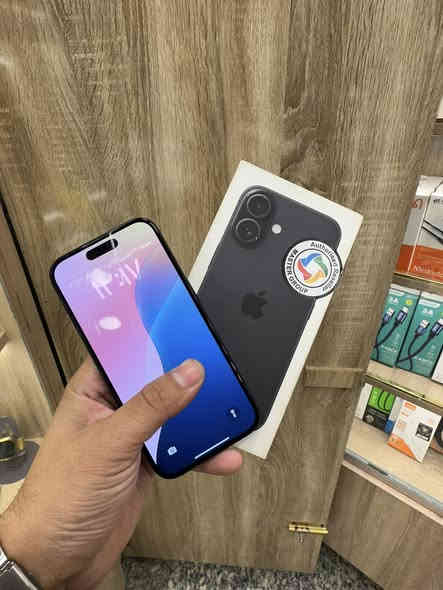 16 عادي ذاكرة ١٢٨
ضمان ماستر ملحقات كامله بعده بلضمان
بطارية ٩٢ الجهاز مكفول من الفتح والخلل
السعر ٨٥٠ مجال قليل 
مكاني زيونة 
***********
