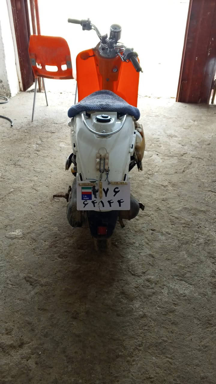 السلام عليكم دراجه مصريه الدراجه نظيفه شغالات شاي شغالات اشعيه خلفيه عازلها كفرات الوره لايت 
شغال سلف يشتغل عداد يشتغل
العنوان كوت شارع النفط البيع الرقم ***********
الرقم ***********
