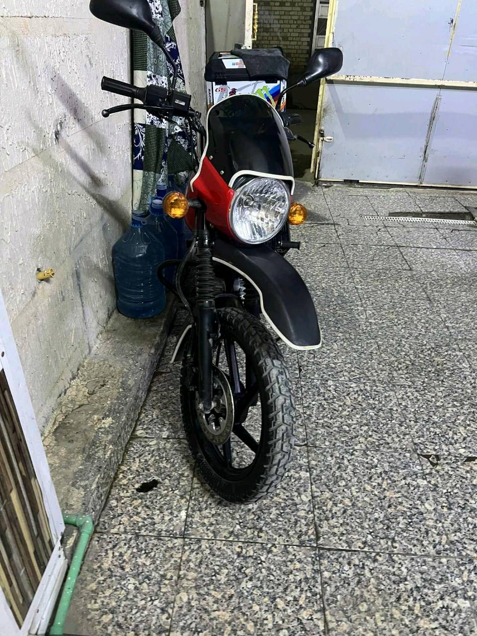 *للبيع: دراجة بوكسر موديل 2023*

- *المسافة المقطوعة*: 5000 كم حقيقي
- *الحالة*: نظيفة جدًا
- *التسجيل*: مرقمة وسنوية باسم المالك
- *الموقع*: المحمودية - حي 18 قرب مدرسة الحشد
- *السعر*: (الضمان على المشتري، الفحص قبل الشراء)

للتواصل:
- ***********
- *********** (واتساب موجود)

*ملاحظة*: الي يجي يشتري على الفحص ياخذها وبالعافية عليه 😊