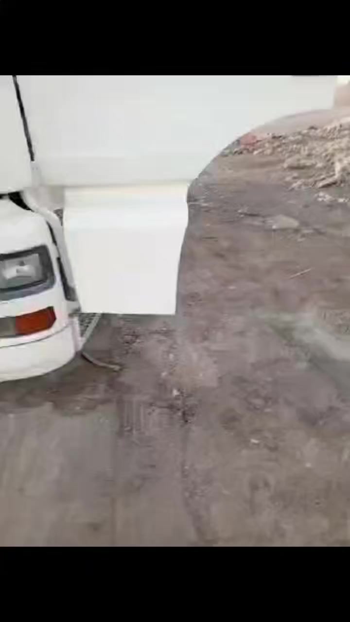 السلام عليكم مان تيكه للبيع 2001كير مكينه مكفول شاصي مكفول راس تريله صهريج اقرأ سنويه لسعر 90بيه مجال اتصال على هذا الرقم ***********
***********
