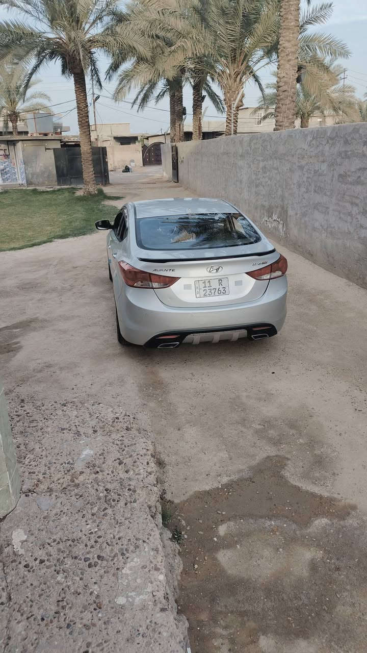 سلام عليكم سياره افانتي موديل 2011خليجي رقم بغداد انكليزي السعر 120وبيها مجال رقم صاحب السياره ***********
