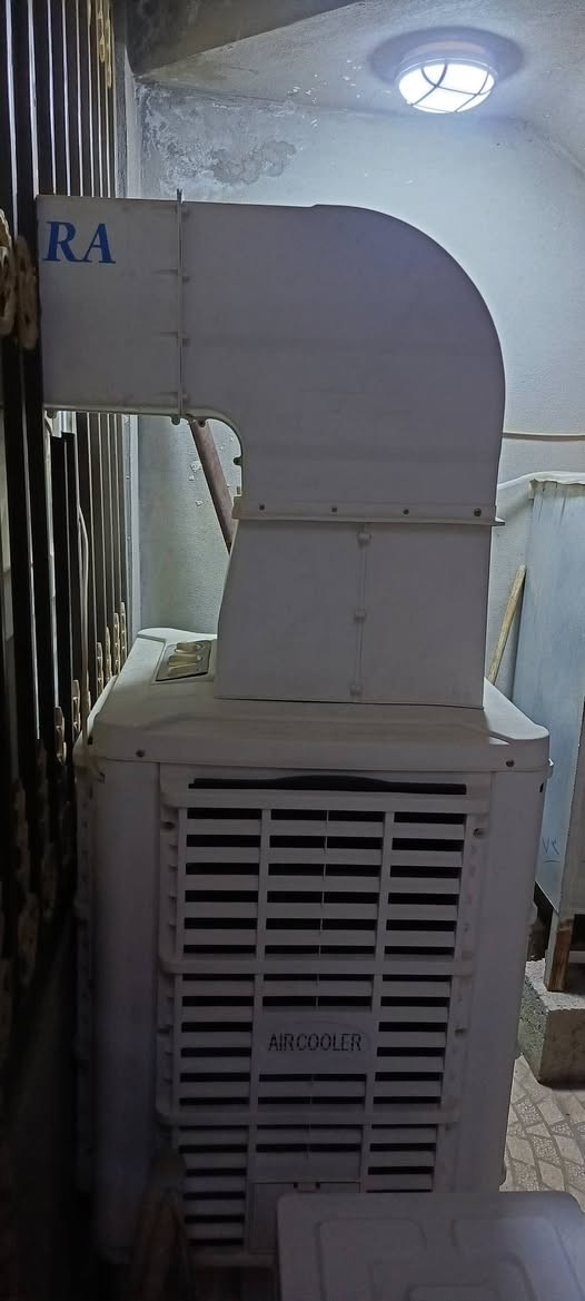 مبردة دكت استخدام قليل جديدة ونظيفة السعر 300وبي مجال
كونفيرة جديدة ونظيفة نوع فريش السعر 100
الشراي يتصل ***********
