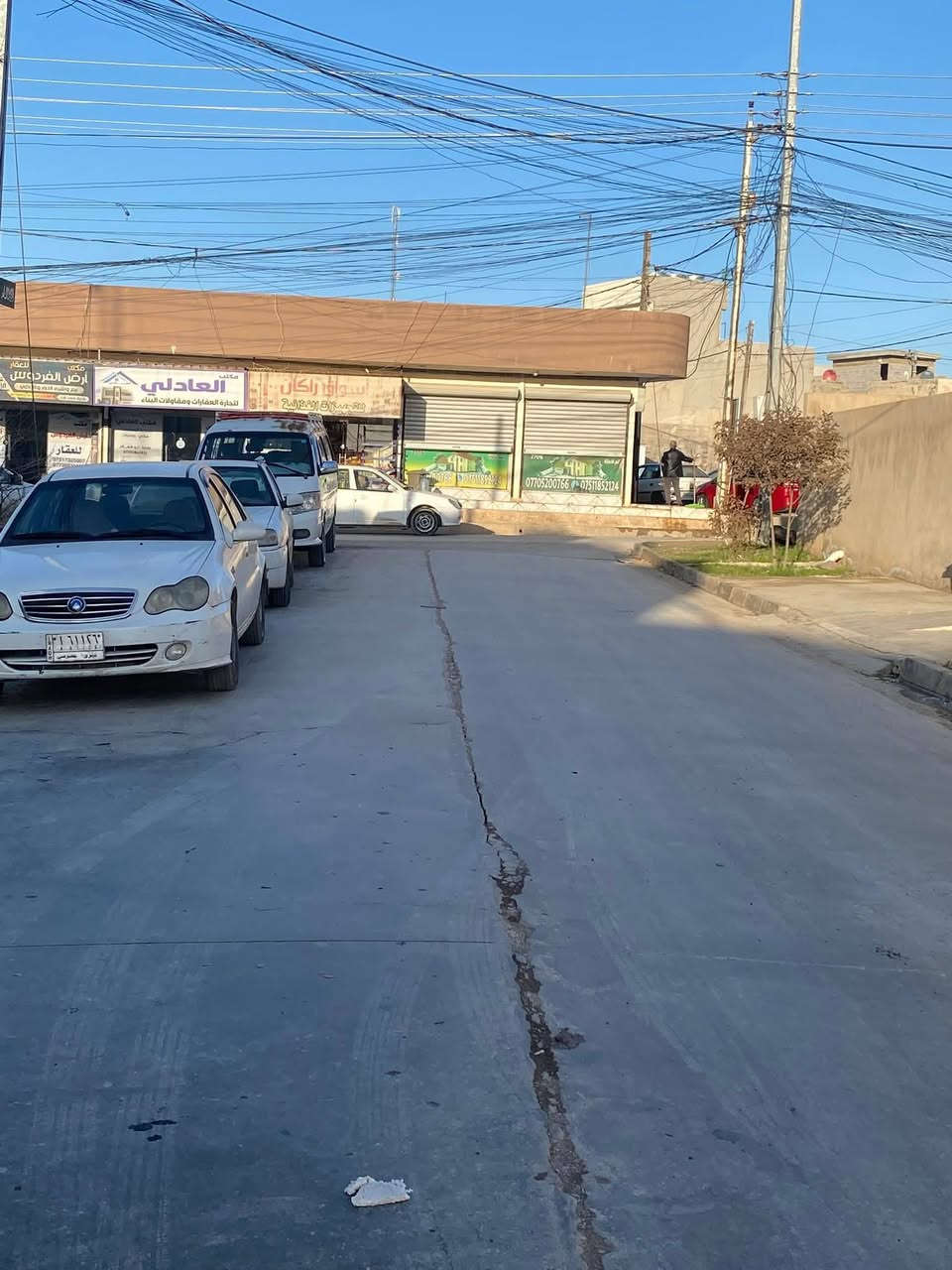 السلام عليكم 
داران توأم للبيع 
وبسعر مناسب جدا 
الكندي الثانيه
موقع مميز 
شارع تبليط 12 م 
اتجاه قبله 
مساحة كل دار 150 م 
واجهه 6 م 
 5 غرف نوم وهول ومطبخ واستقبال. وصحيات بالطابقين ومناور 
((»» بسعر مناسب جداً ««)) 
للاستفسار مراجعة مكتب المدينه 
((الكائن في حي سكر قرب من مجمع الاوربي2))
او الاتصال على الارقام التالية 
***********
***********
((لانتعامل برفع سعر العقار نجمع البائع مع المشتري))
