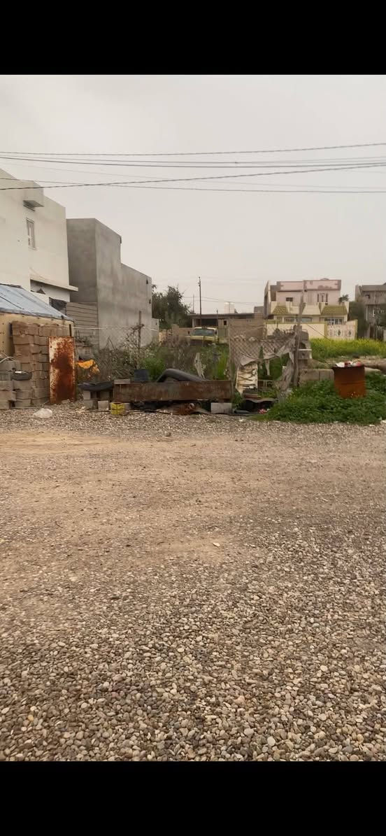 سلام عليكم قطعة أرض زراعي للبيع ٢٠٠متر خلف مطعم جنة العراق لاستفسار أكثر يرجى اتصال ***********
