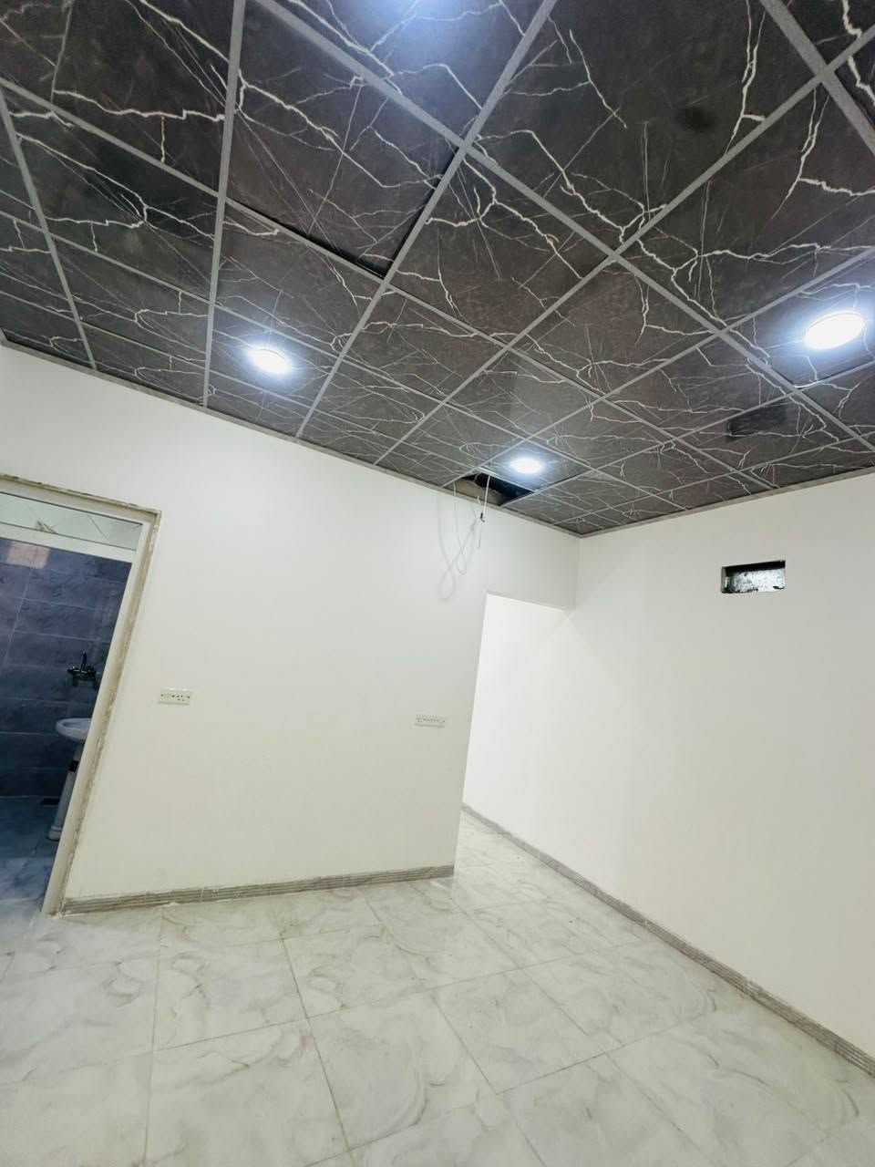 🔥حصرياً لدى مكتب النعيمي للعقارات🔥

🏡 للبيع – دار سكني حديث في حي الملايين 

📍الموقع: حي الملايين – على الشارع العام

📐 المساحة: 120 م²
📏 الواجهة: 6 م
📏 العمق: 20 م

📄جنس العقار: زراعي – ملك صرف.

✨ المواصفات العامة:

* بناء حديث.
* نظام تكتات.
* تشطيبات حديثة.
* تسليم مفتاح.
* مجموع الغرف: 4 غرف.
* موقع مميز على الشارع العام.

🏠 تفاصيل الطابق الأرضي:

* استقبال.
* هول.
* غرفة نوم.
* مطبخ.
* مجموعة صحيات.

🏠 تفاصيل الطابق الثاني:

* 3 غرف نوم.
* غرفتان على الواجهة.
* غرفة ماستر (سويت)
* هول.
* مشتملات صحية.

📞 للتواصل الاتصال على الأرقام  
  ***********
  ***********

📍 عنوان المكتب:
الموصل – حي الكندي – شارع الحولي – قرب مصنع الكندي.
@الجميع
