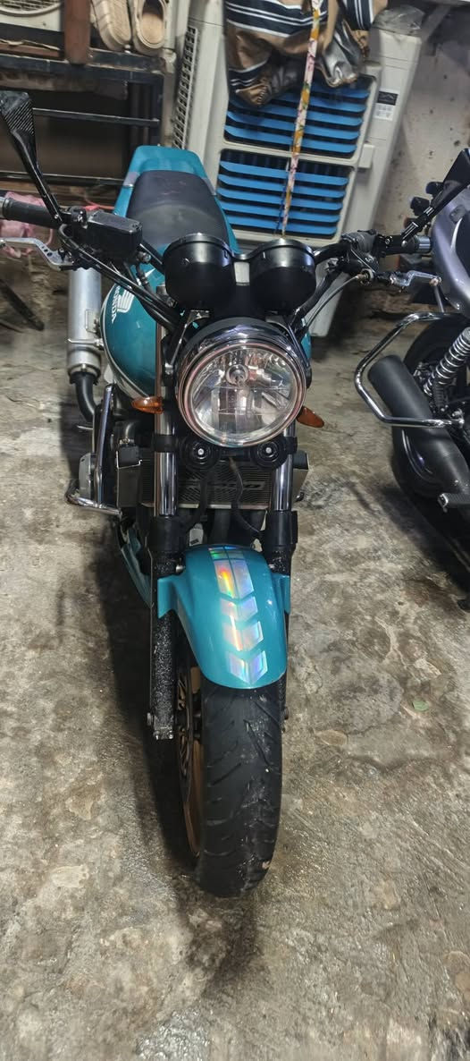 السلام عليكم دراجات للبيع سي بي 4 400 الجيل الرابع 26 سي بي 4 750 35 او مراوس ميسان دراجات ما ماشيه***********
