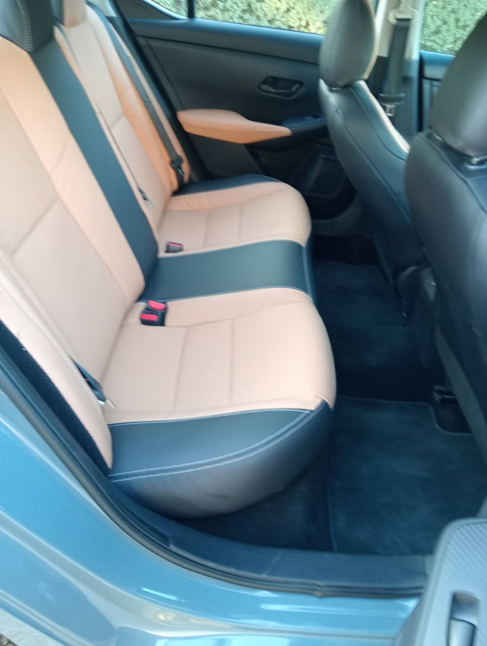 السلام عليكم 
نيسان سنتر 
اللون امسمنتي
موديل 2024
مواصفات SV
ماشيه 38000
داخل قرميد
شاشة دجتل
محرك 2000
للاستفسار الاتصال على رقم ***********
