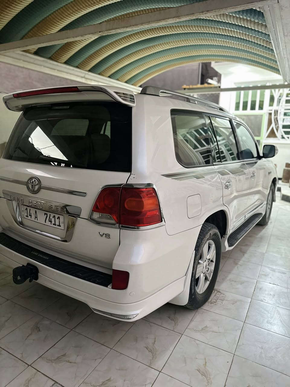 سلام عليكم لاندكروز 2008 فول مواصفات للاخير محرك 8 سلندر السيارة بيها تكشير بالقمارة صبغ مكشر مكفولة من ضربة السيارة بأسمي كير ومحرك كفالة حدادية تخم تاير جاهزة مكان الديوانية السعر 240 استفسار ***********
