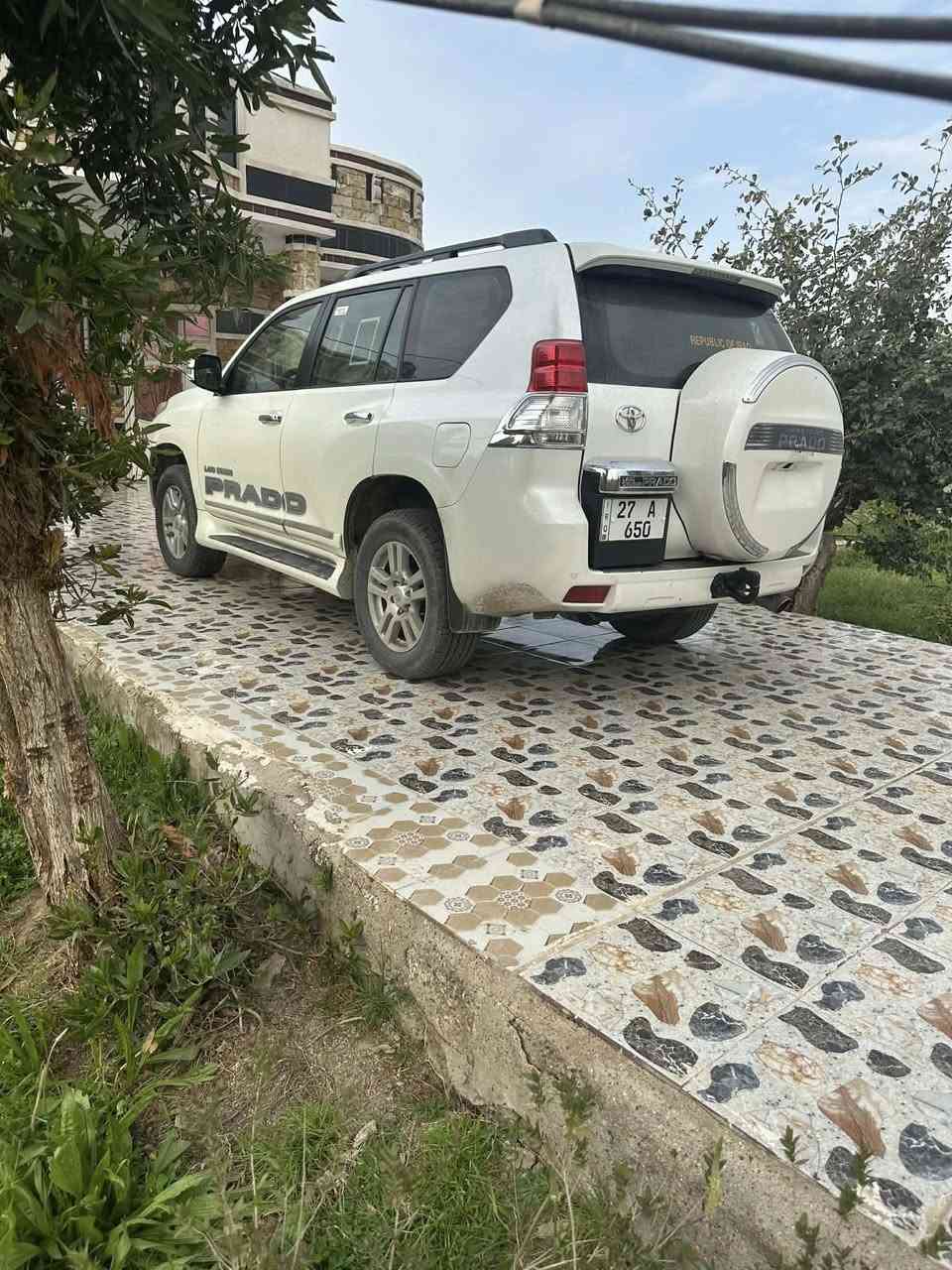 السلام عليكم برادو للبيع فول مواصفات لكزز
فتحه بالسقف جكات المري شفط مكينه 6 مكفوله دبل تانكي وبعد بيها هواي مواصفات موديل 2010 صبغ بابين بدون دواخل
التواصل: ‭0772 689 2904‬
