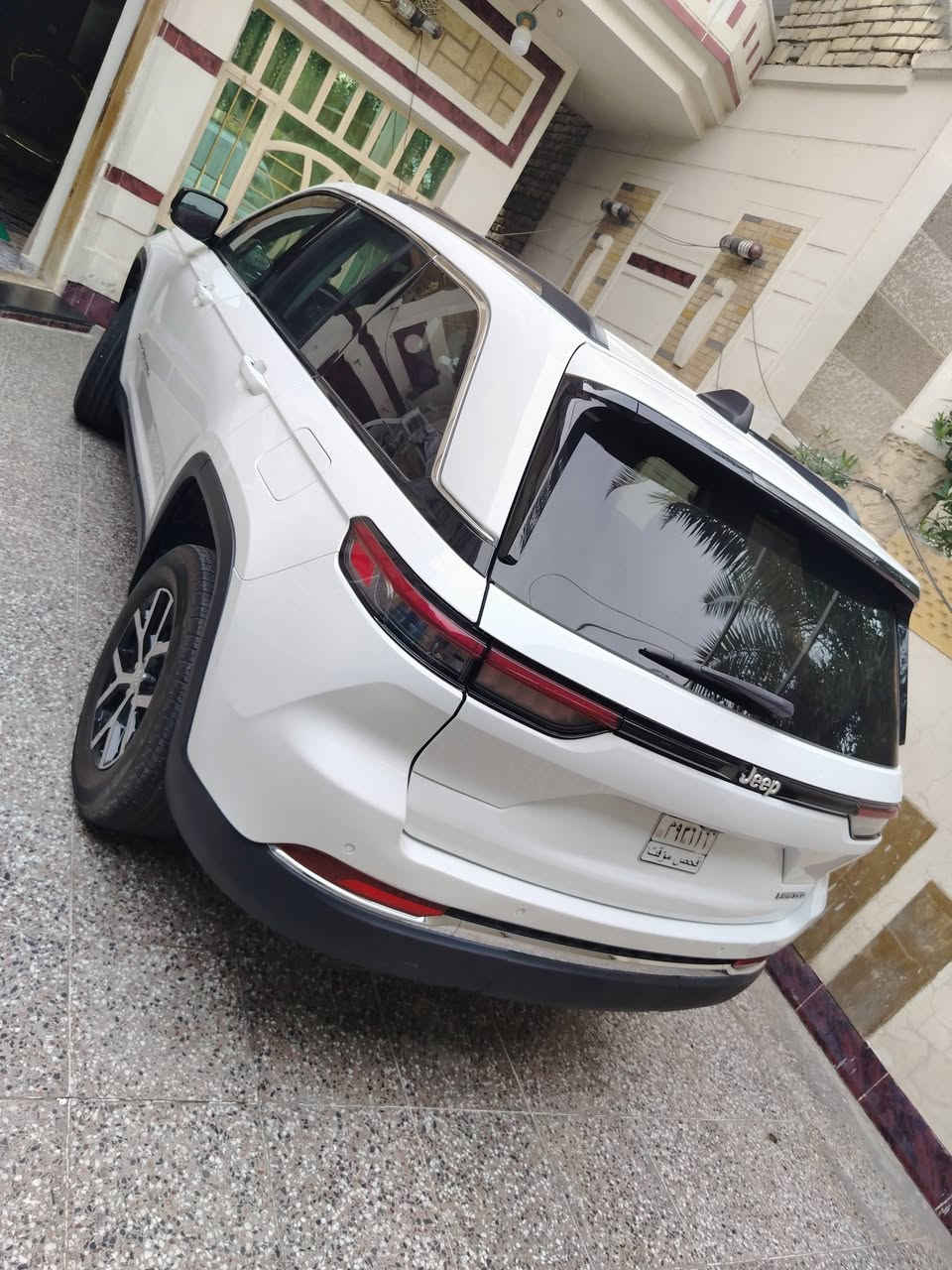 سلام عليكم للبيع فقط
جيب جراند شيروكي 2023 زيرو دخول جديد
وارد أمريكي محرك 3600 6سلندر
فئة لمتدد فل عدا البانوراما
سياره كلين عدا طخة الخلفيه جدا بسيطه
الباقي كفاله عامه من اي شي
سياره جدا جديده دخول جديد
 بسمي مرقم بغداد حره مشروع وطني
ماشيه ١٦ الف ميل مشي امريكا
سياره فول ما مبين بالصور هوااااي مواصفات بيها

بغداد الجديدة
***********
سعر 370 قفل
مرقم ✅كامله لللاخير جاهزه سياره ونافضتها مبينه بالصور زلخ مابيها كلش نضيفه
