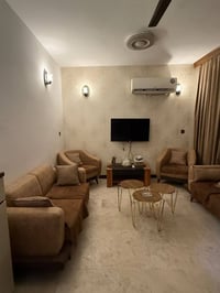 : #يوجد شقق #مؤثثه في #المنصور تحتوي على #غرفتين وصاله ومطبخ وحمام (لل...