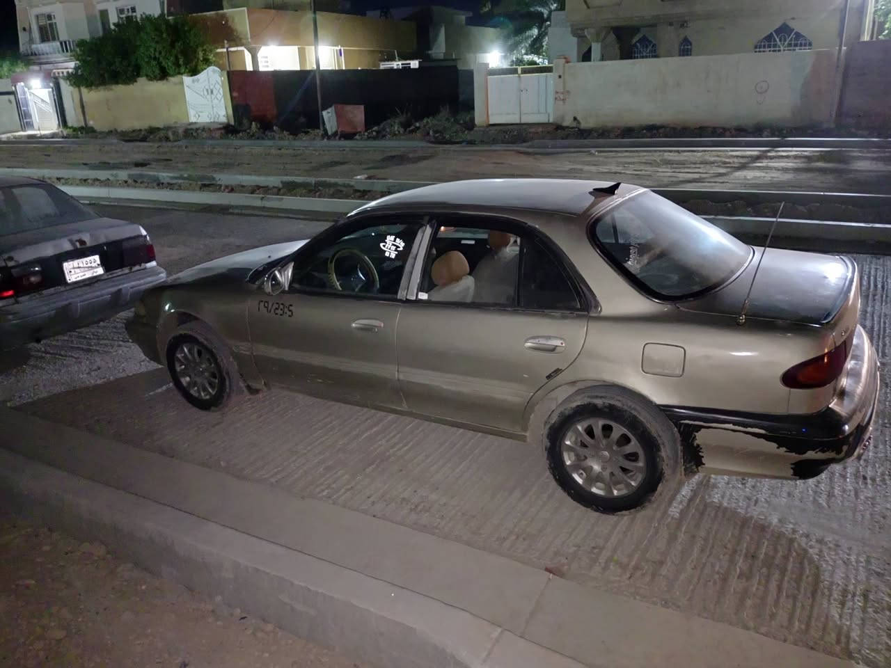 سوناته موديل 94 كير اتو رقم انكليزي كربلاء بسمنه بيه ضربه بصفحت اليمين السعر 32 رقمي ***********
