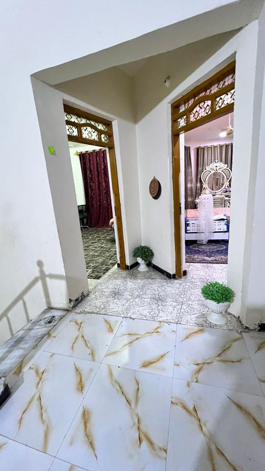 🏡 للبيع دار سكني في الثورة

📍 الموقع: الثورة – قرب مخبز سومر.

▪️ المساحة: 160 م²
▪️ الطابو: أسهم – كونكريت.

🔹 الطابق الأول:

* غرفة نوم
* صالة
* استقبال
* مطبخ
* صحيات

🔹 الطابق الثاني:

* غرفتا نوم
* صاله
* صحيات

للاستفسار والمشاهدة:
📞 مكتب نجمة الإبداع
*********** 
***********
***********

📍 العنوان: الثورة مقابل حسينية السيد عواد
