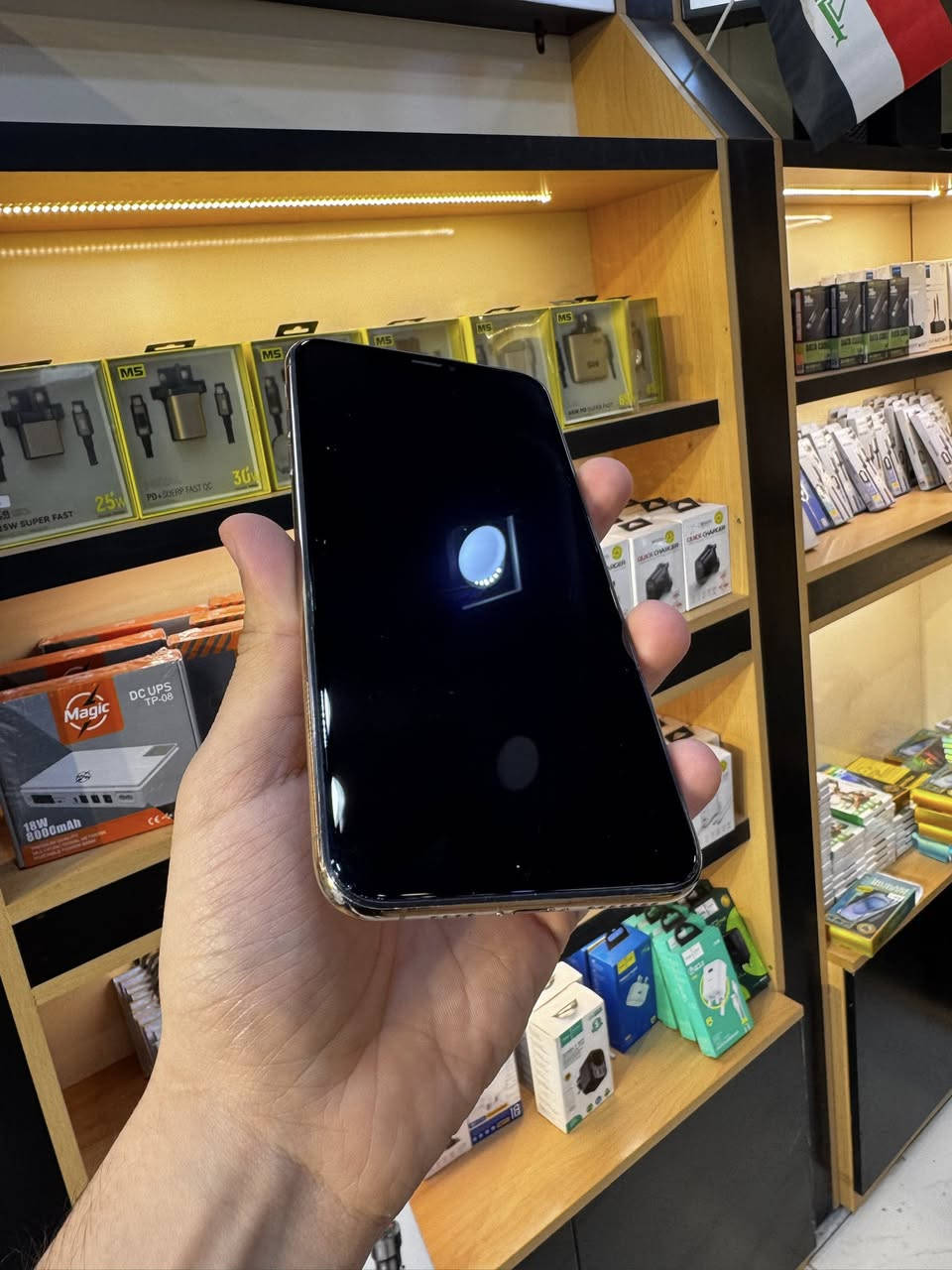 ايفون اكس اس ماكس شرق اوسط ذاكره 256
الجهاز عليه عرض سعره فقط 175 
نضيف جدا جدا بطاريه 100 
فيس ايدي شغال 
تفحص وين ميعجبك 
مكاني نجف


**إذا كنت صاحب هذا الإعلان وتريد حذفه لأي سبب، رجاءا أرسل رسالة إلى الدعم الفني**