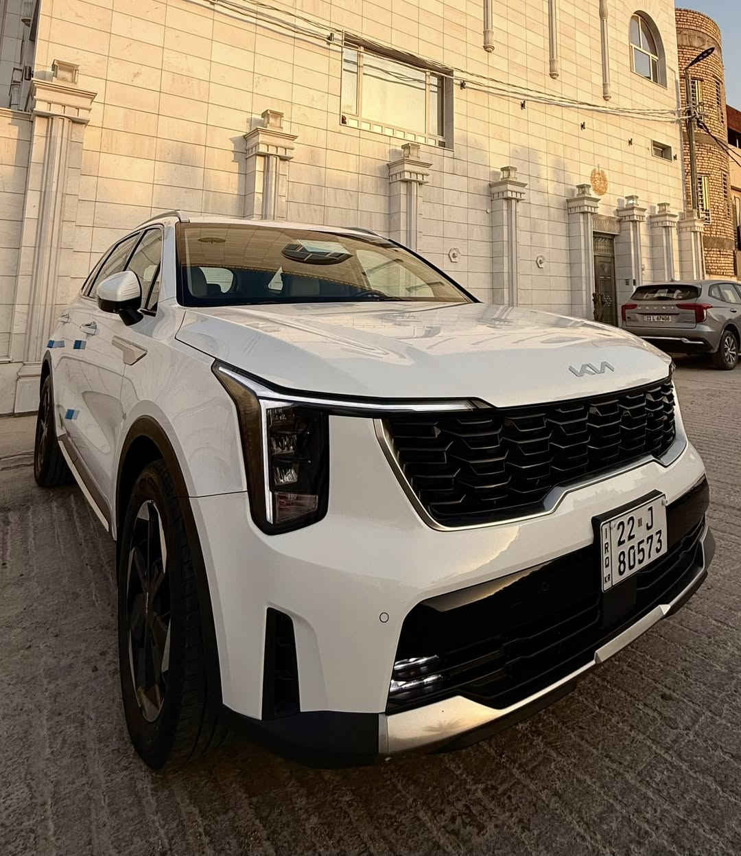 سلام عليكم شباب 
الحلال للبيع او المراوس حسب القناعة 
كيا سورنتو 2024 استلام زيرو خليجي 
ماشية 50 الاف كم فقط
رقم اربيل الجديد سنوية جديدة تريد تحويل تريد وكالة 
مكينة ستة سلندر 
كفاله عامة من كلشي عدا بارد صغير واحد باب خلفي الايمن درجة اولى
سيارة كلها زيرو 
سيارة فول 1/1 عدا بانوراما وكامرات الجانبية
المواصفات :- 
ويل 19
بصمة تشغيل وابواب وجنطة
كامرة خلفية
كشنات جلد
كشنات كهرباء 
كشنات الخلفيه قلاب كهرباء 
شاشة متصله
شفتات ستيرن 
تشغيل عن بعد 
حساسات 360 
ثلاث انظمة قياده 
شحن لاسلكي
منافذ تايبسي
بصمة عدد اثنين
بلوجكتر لد
مري شفط 
ترحيب 
لد مخفي متغير الاوان 
دمام بوس
سبعة راكب 
سبير ما نازل
الخ من المواصفات المعروفة …..
الاضافات :- 
سيارة استلام على ادينه زيرو 
السعر 297$  وبيها مجال بسيط للشراي 
وما اتوقع اكو سورنتو شكل جديد ستة سلندر بهاي نظافه وبهذا سعر
مكان السيارة النجف الاشرف 
للاستفسار ***********
