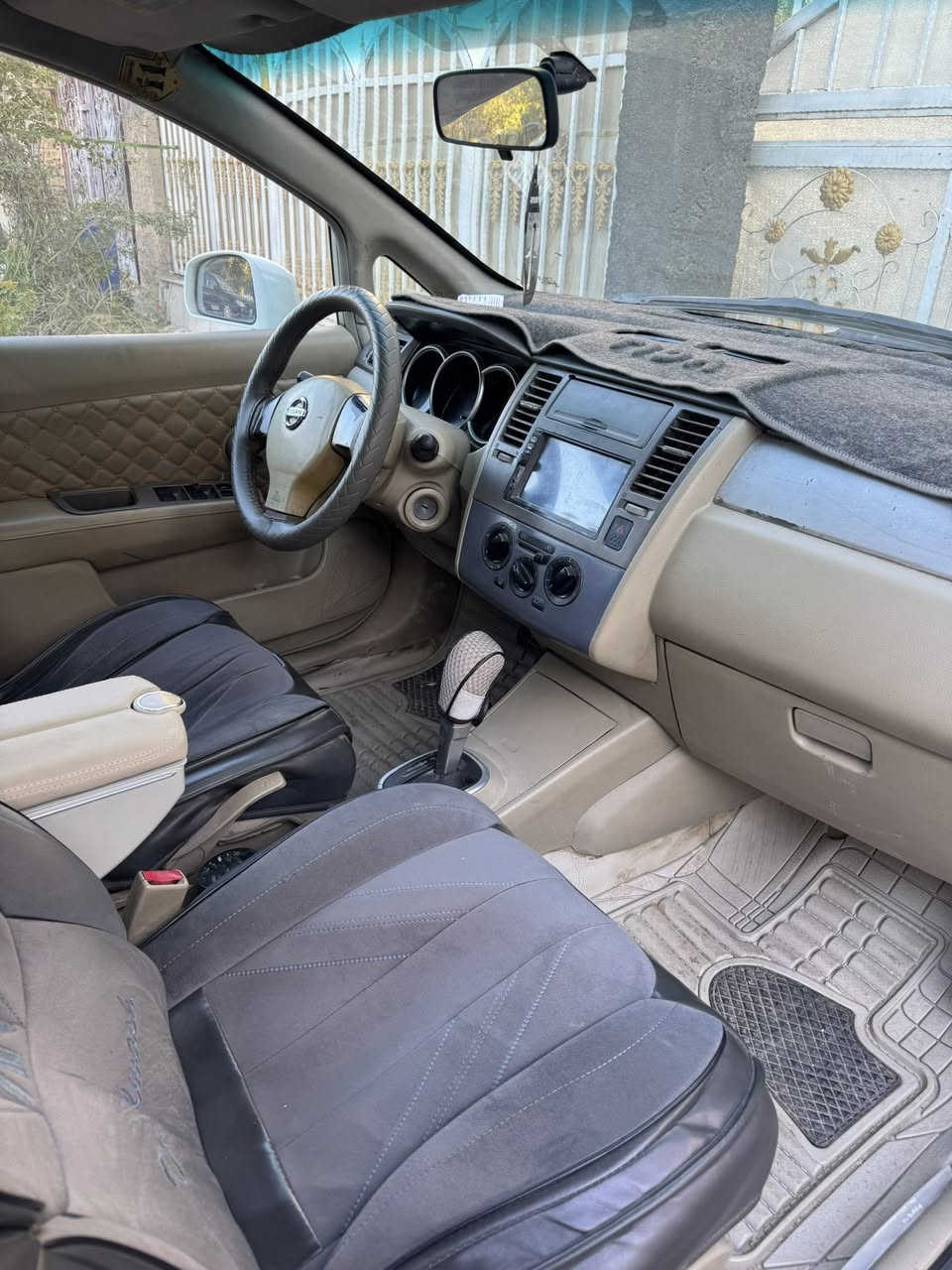 سلام عليكم نيسان تيدا موديل 2008 مصبوغه عام كير  مكينه نظيفات *********** مكاني الدوره فلكة ابودشير سعر 63 وبيه مجال
