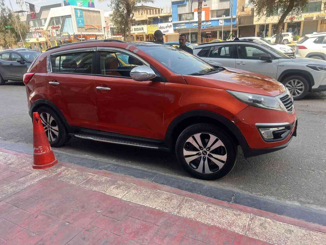 كيا سبورتج ٢٠١٣ رقم بصره مشروع وطني  مصبوغه عام  مكانه بغداد سعره ٩٥  سياره كامله وجاهزه  تواصل على رقم ***********
