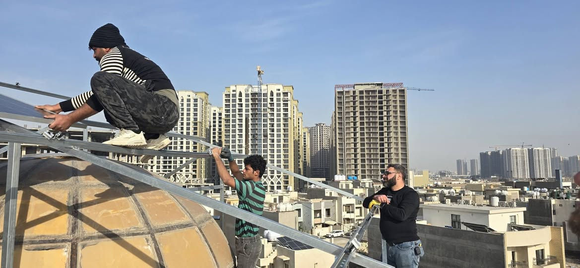 بأشراف وتنفيذ كادر هندسي مختص في أجهزة الطاقة الشمسية للمنازل والمكاتب والمنظومات الزراعية ذو خبره تصل الى 6 سنوات

⚡ اليوم من العاصمة بغداد المنصور بطلب خاص من قبل احد الزبائن المحترمين ⚡
تم وبحمدلله تجهيز ونصب
 منظومة ( 30 امبير نهاري 20 ليلي )  التفاصيل
🔹 إنفيرتر كوس بور 12 كيلو ضمان 3 سنوات استبدال 
🔹 بطارية ليثيوم سولر ماكس 15كيلو عدد 2  ضمان 5 سنوات 
🔹 الواح لونجي 620w عدد 14
🔹 بورد حماية متكامل 
🔹أسلاك  DC و أسلاك AC
🔹 حديد حداده مغلون 
🔹 ربط ومتابعة عبر الإنترنت 

مكتب التقنيات الحديثة للطاقة الشمسية
 صلاح الدين سامراء فلكةالشروق مقابل مطعم حبايبنا -
*********** 📞مهندس محمد مانع
*********** 📞محمد صالح
#طاقة شمسية
#بغداد
#المنصور
#البلديات
