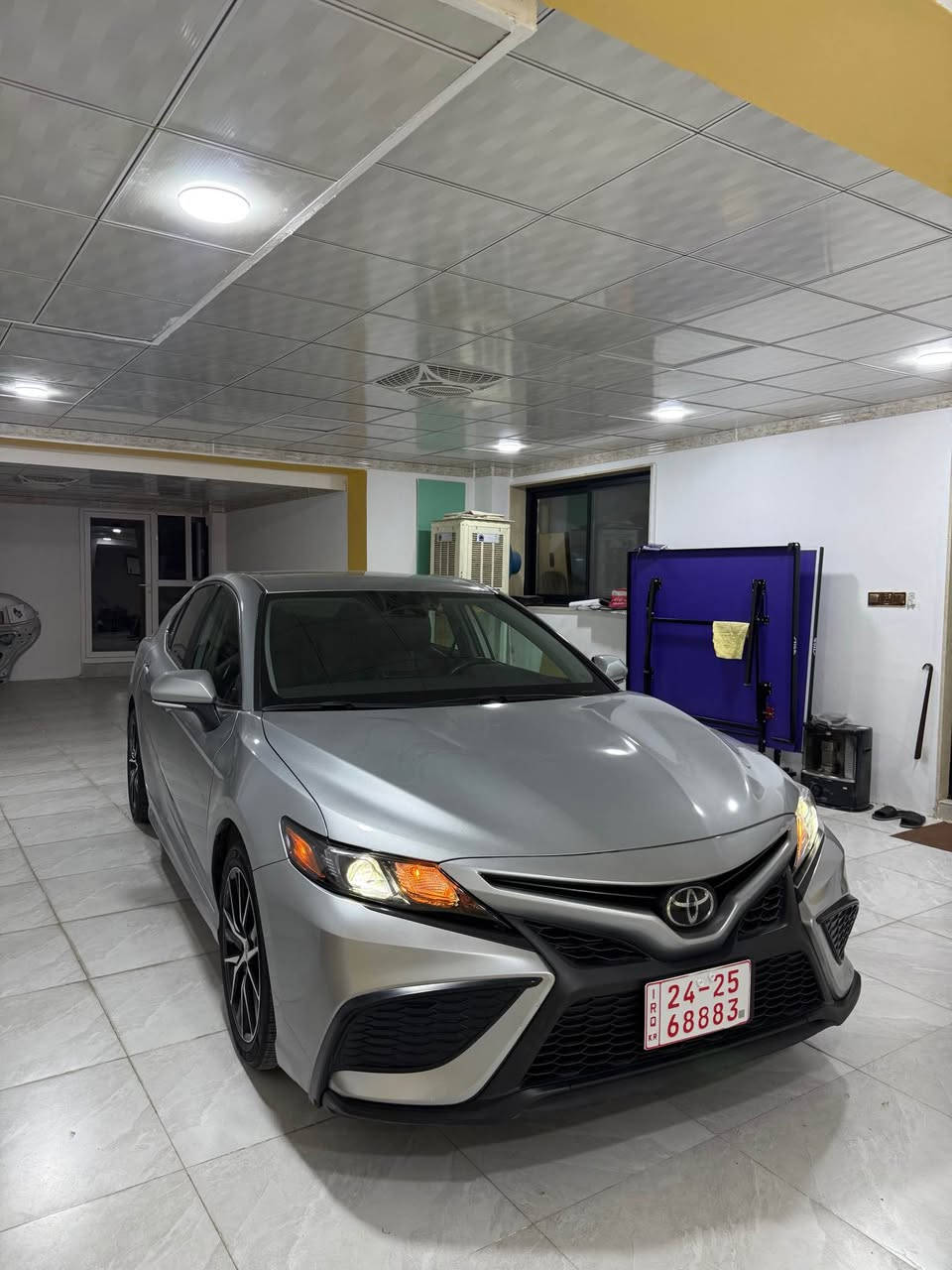 كامري se ٢٠٢٣. 

دةركةهئ بشتئ دكةل نيڤ جةمةلوغئ بشتئ صبغه ئيرباك تكمه وسكان سيستم شةريكه سينك وبشت كةبسن ٢٢ هزار ميل جويه مواصفات se. 

باب خلف النفر صبغ ونص جاملغ الخلفي صبغ برشوت تكمه وستيرن سيستم شركة امامي وخلفي كبس ماشي ٢٢ الف ميل
مواصفات se. 

سعر ١٩٥ ومجال.    ت/ *********** دهوك, العراق
