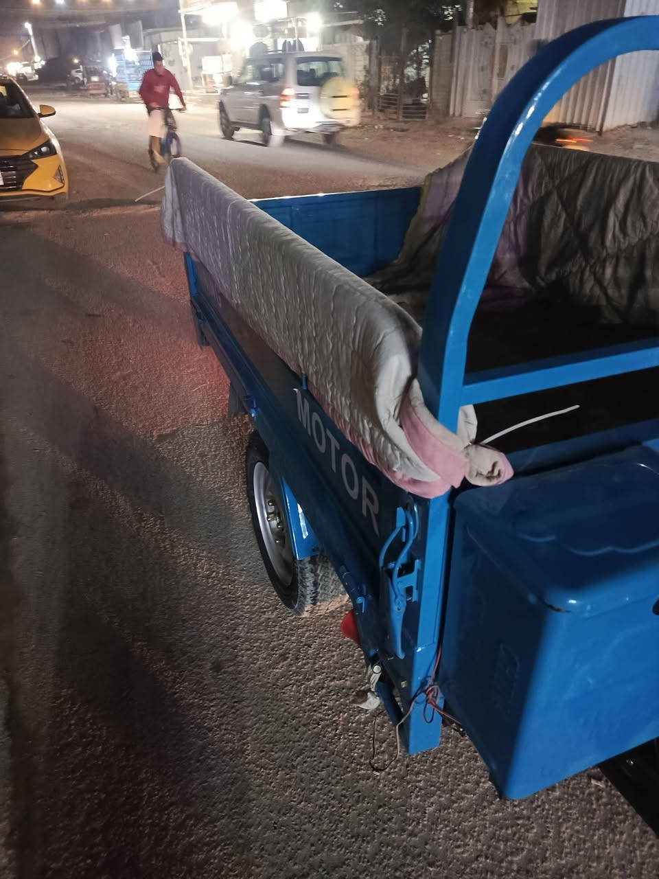 السلام عليكم ستوته للبيع صار ٤  يام طالعه من الوكيل ***********
